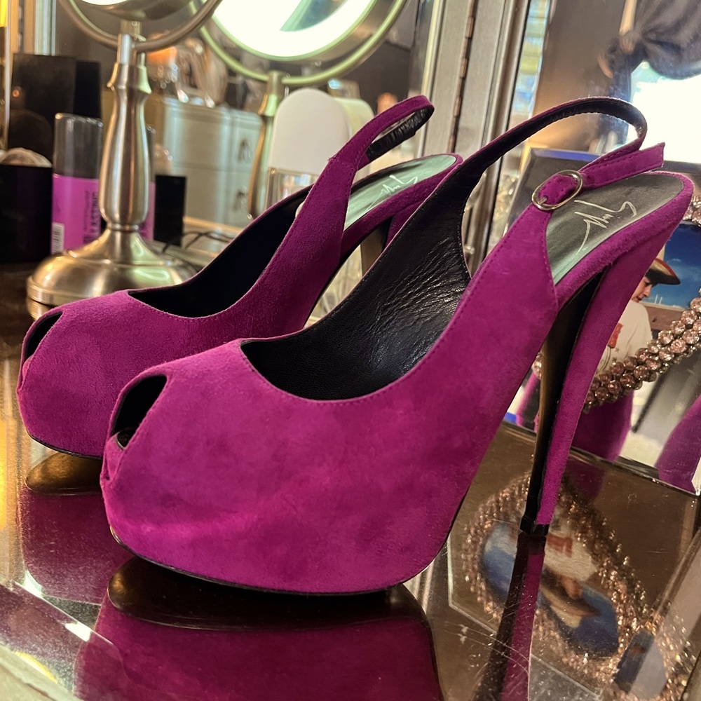 Giuseppe Zanotti Fuchsia Suede Heels-37.5(US 7.5)